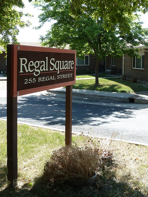 regal-sqare-regal-street Sign for Regal Square located at 255 Regal Street.