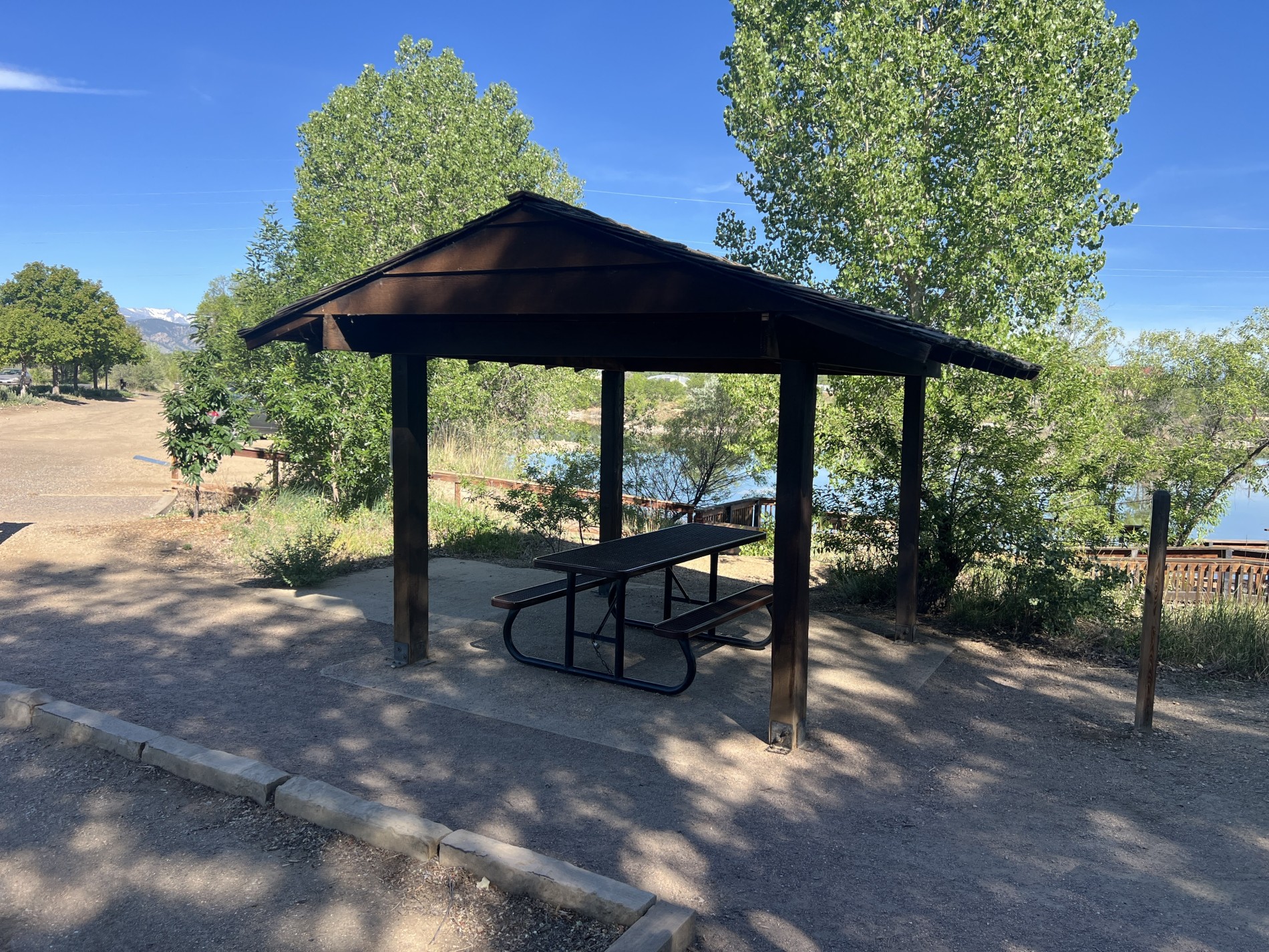 Wally Toevs Shelter with a single picnic table.